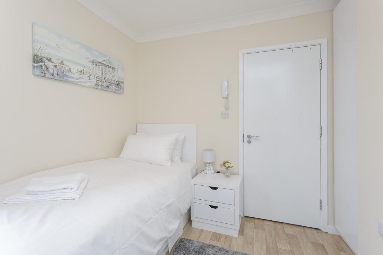 Blackberry - Stylish Self-Contained Flats In Soton City Centre 사우샘프턴 객실 사진