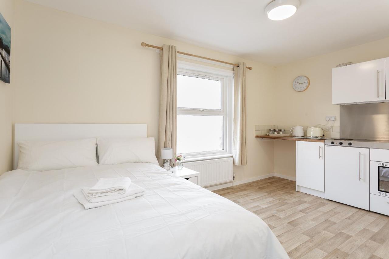 Blackberry - Stylish Self-Contained Flats In Soton City Centre 사우샘프턴 객실 사진