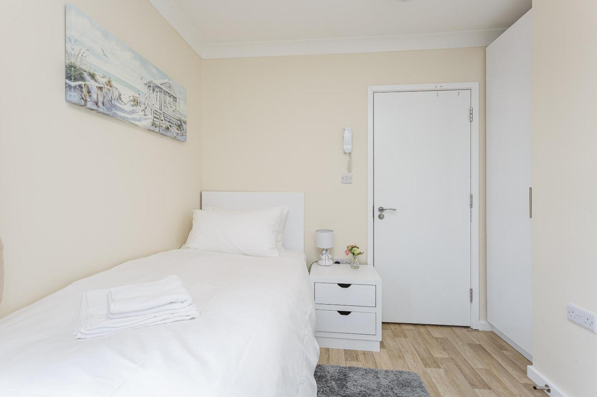 Blackberry - Stylish Self-Contained Flats In Soton City Centre 사우샘프턴 객실 사진
