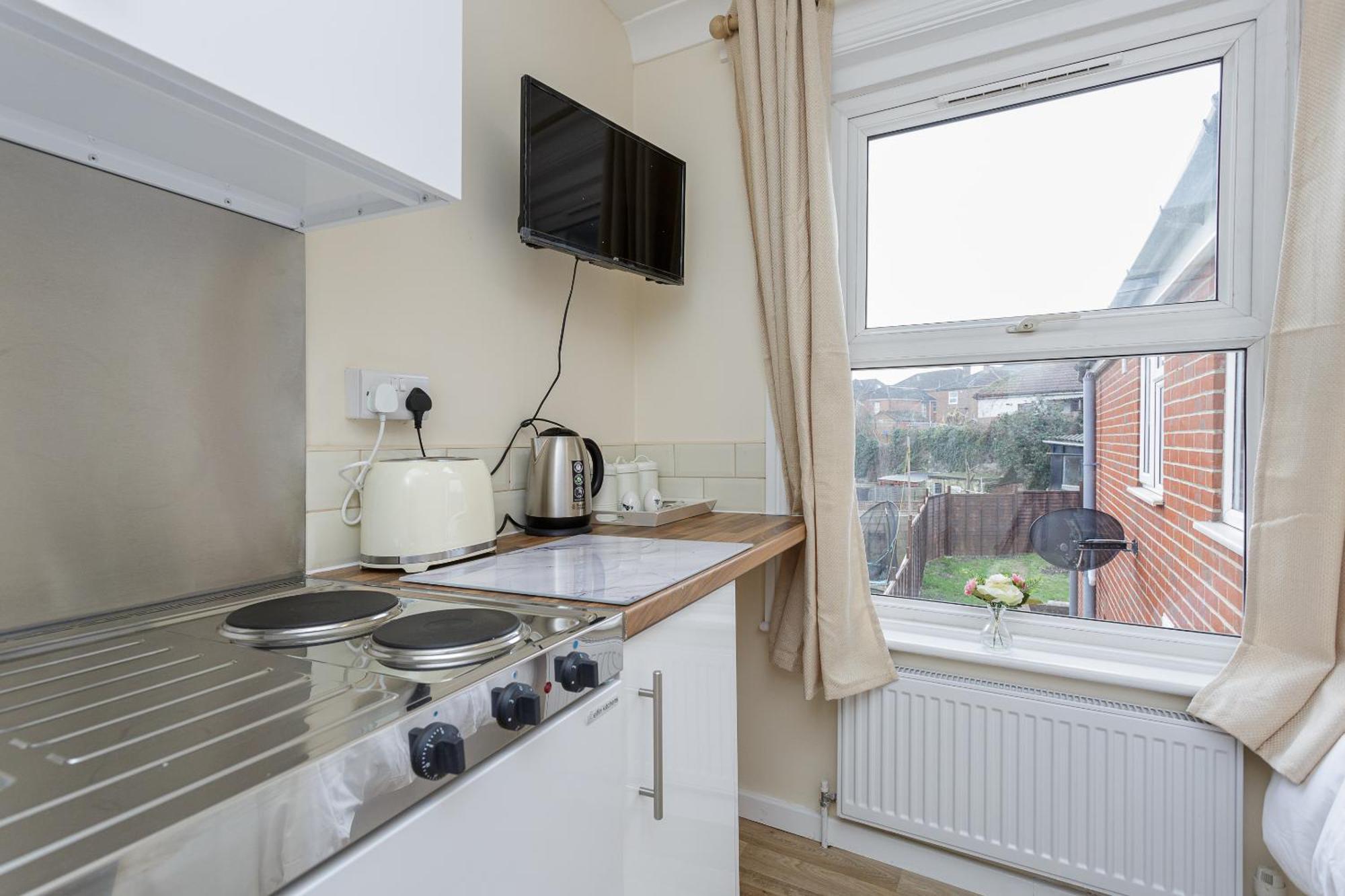 Blackberry - Stylish Self-Contained Flats In Soton City Centre 사우샘프턴 객실 사진