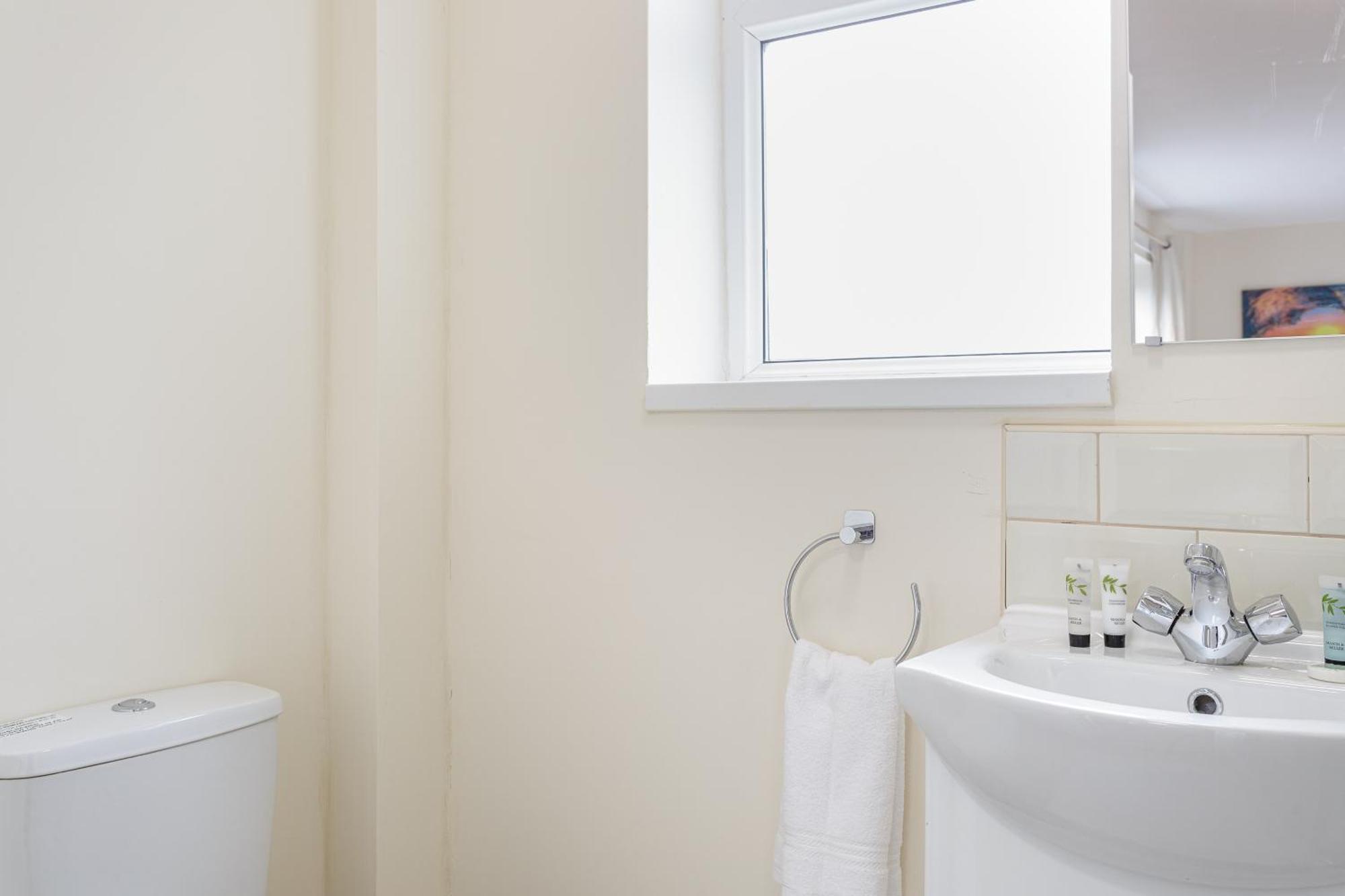 Blackberry - Stylish Self-Contained Flats In Soton City Centre 사우샘프턴 객실 사진