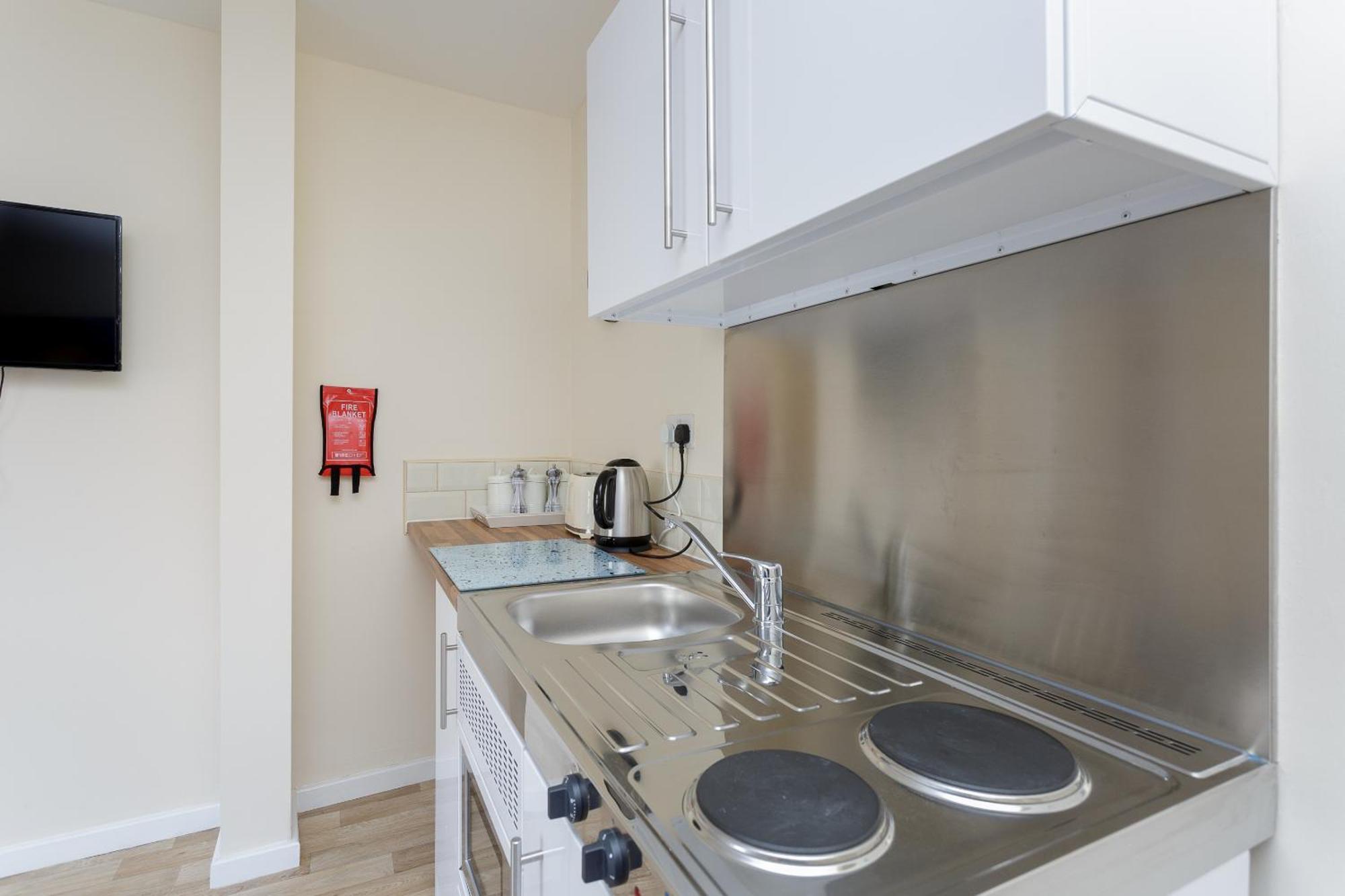 Blackberry - Stylish Self-Contained Flats In Soton City Centre 사우샘프턴 객실 사진
