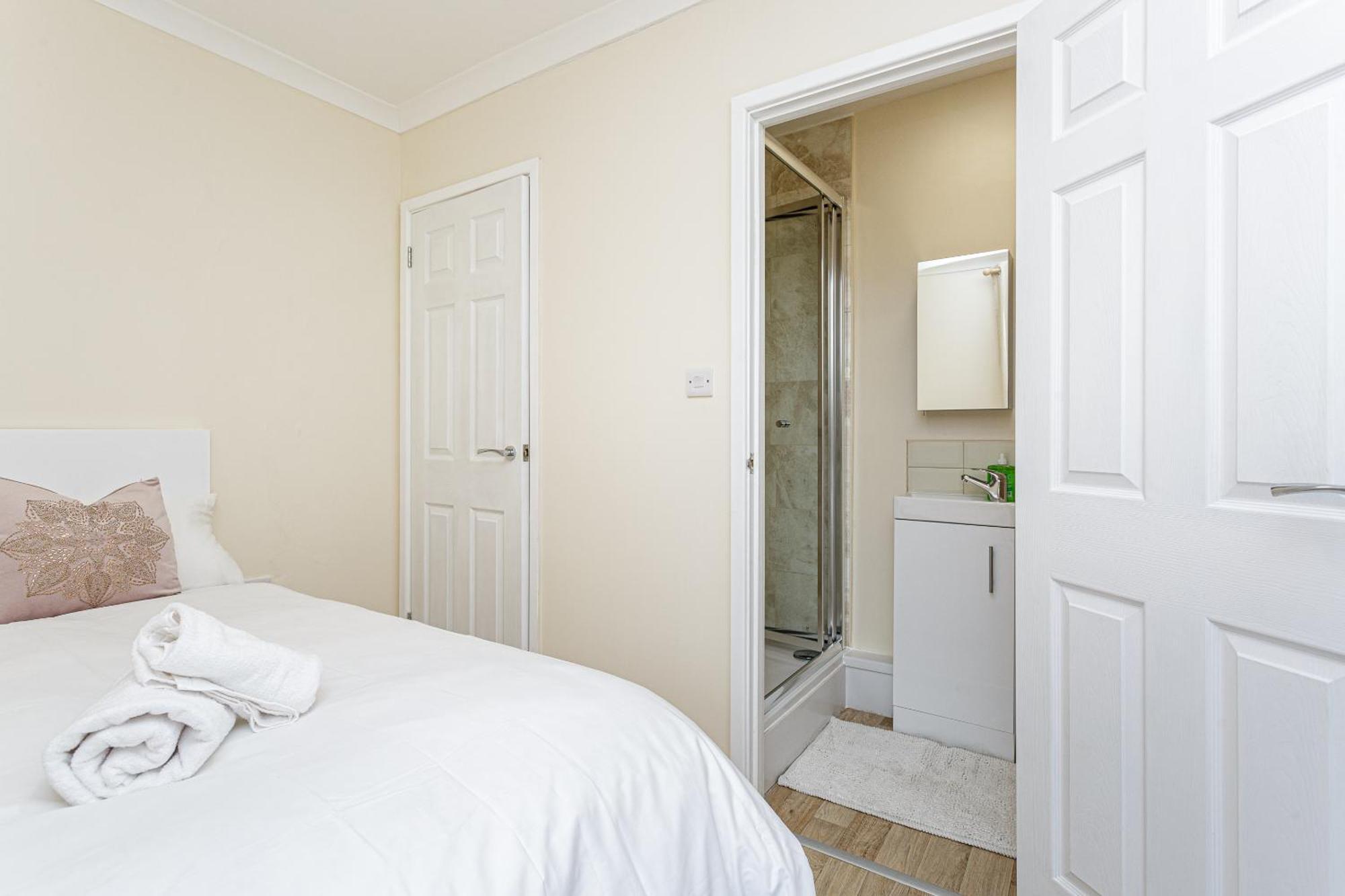 Blackberry - Stylish Self-Contained Flats In Soton City Centre 사우샘프턴 객실 사진